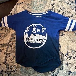 Really nice Pink Floyd rock n roll tee!